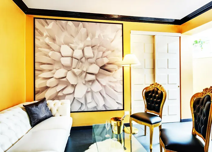 Spanish Steps Boutique Gold